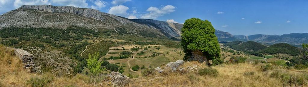 montagnes de la ville de Bargème